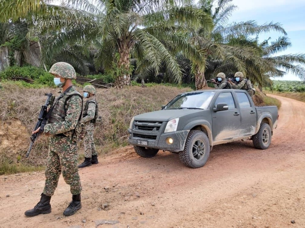 The curfew from 6pm to 6am involves the waters of Beluran, Sandakan, Kinabatangan, Lahad Datu, Kunak, Semporna and Tawau. Illustration photo: FILE PIX