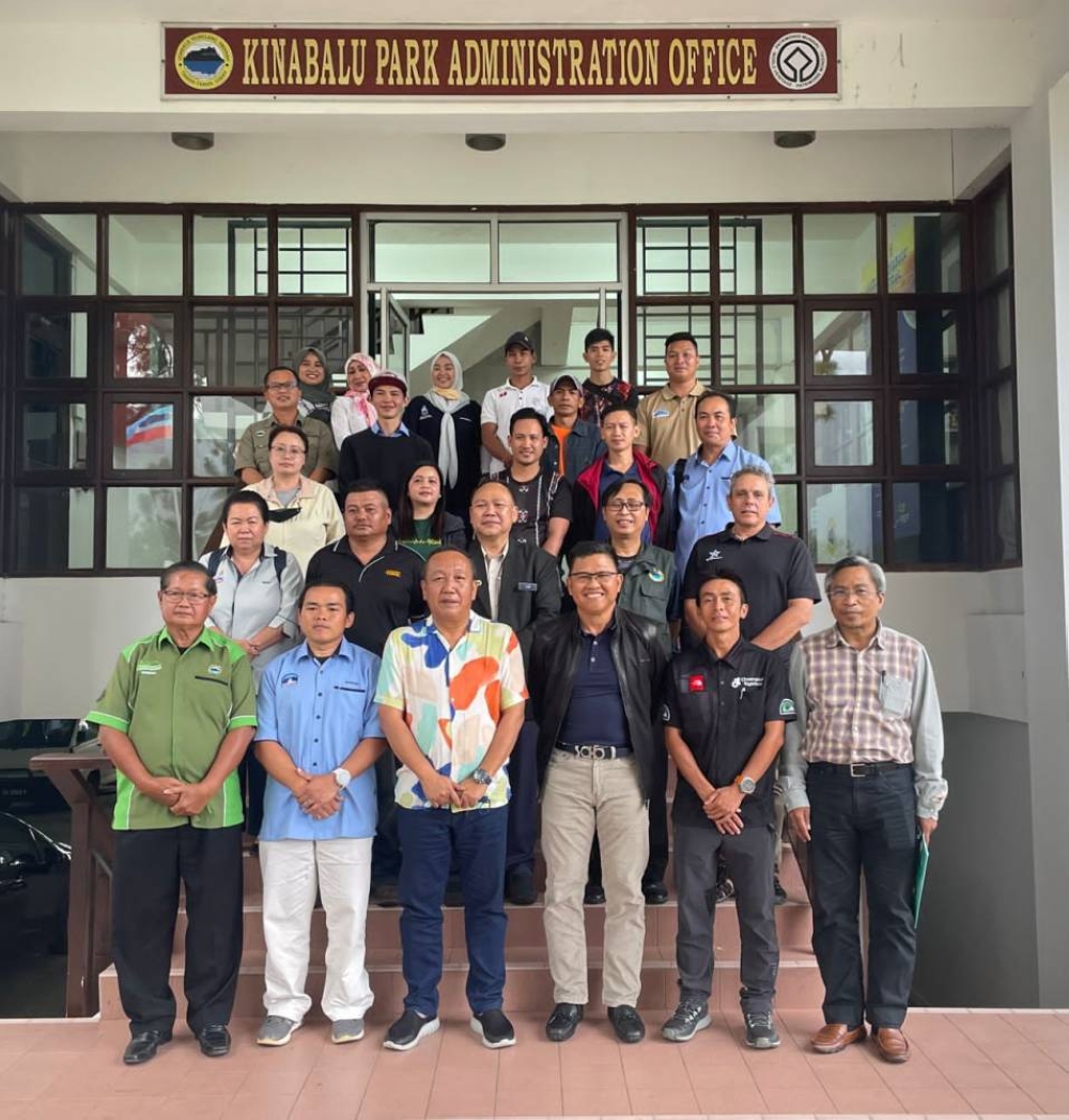 Jafry while attending a dialogue session with TTS, Sutera Sanctuary Lodge, Mountain Torq, Mountain Malim Association and Mount Kinabalu Porter Association in Kinabalu Park Office, Kundasang, Ranau.