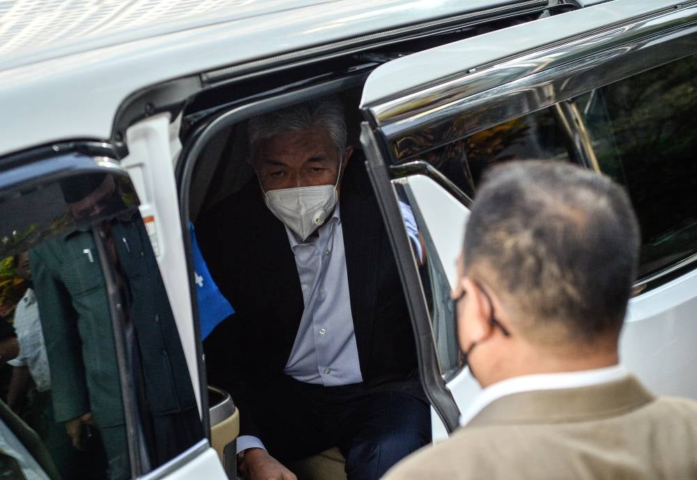 The High Court today rejected Zahid's request to stay the prosecution's cross-examination of him pending an outcome of an appeal. Photo: BERNAMA