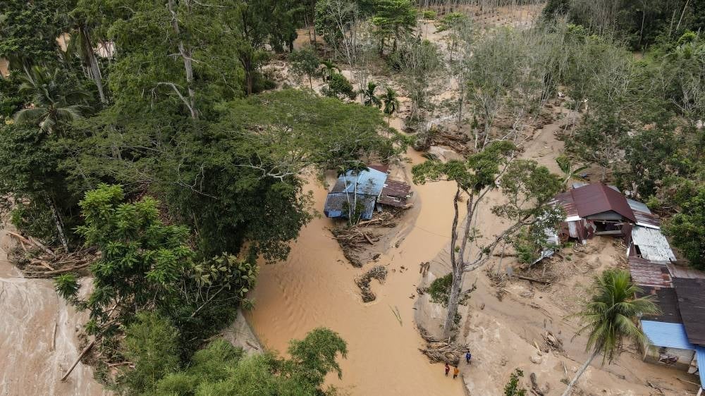 The Kedah state government needs to conduct a public Commission of Inquiry to get to the root of the matter with regards to the Baling floods and the Gunung Jerai tragedy recently, according to Sahabat Alam Malaysia (SAM). - BERNAMA