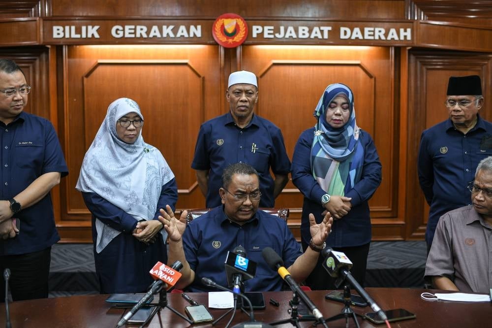Kedah Menteri Besar Datuk Seri Muhammad Sanusi Md Nor during a press conference on the flood situation in Baling. - Photo: BERNAMA