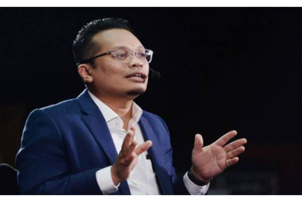 Setiawangsa MP Nik Nazmi Nik Ahmad says the government has the responsibility to help the rakyat deal with rising cost of living.