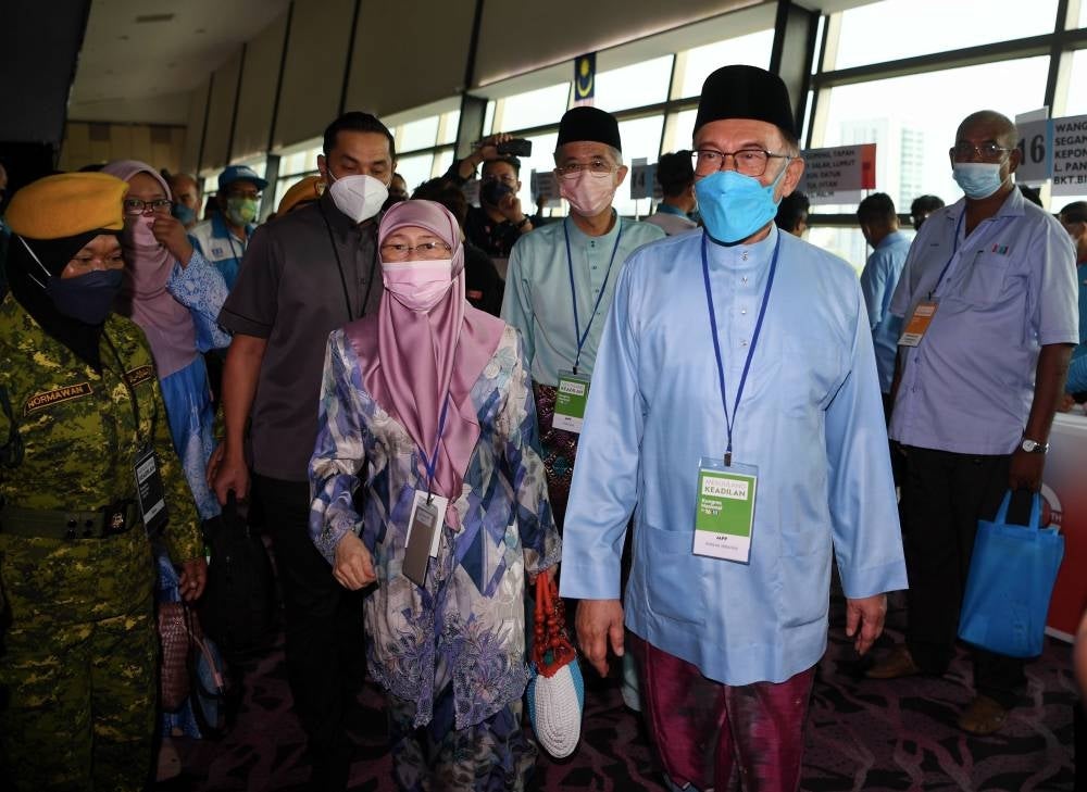Anwar also said that PKR will continue to strengthen ties with DAP, Amanah and the UPKO as a consolidated PH to face GE15. Photo: BERNAMA