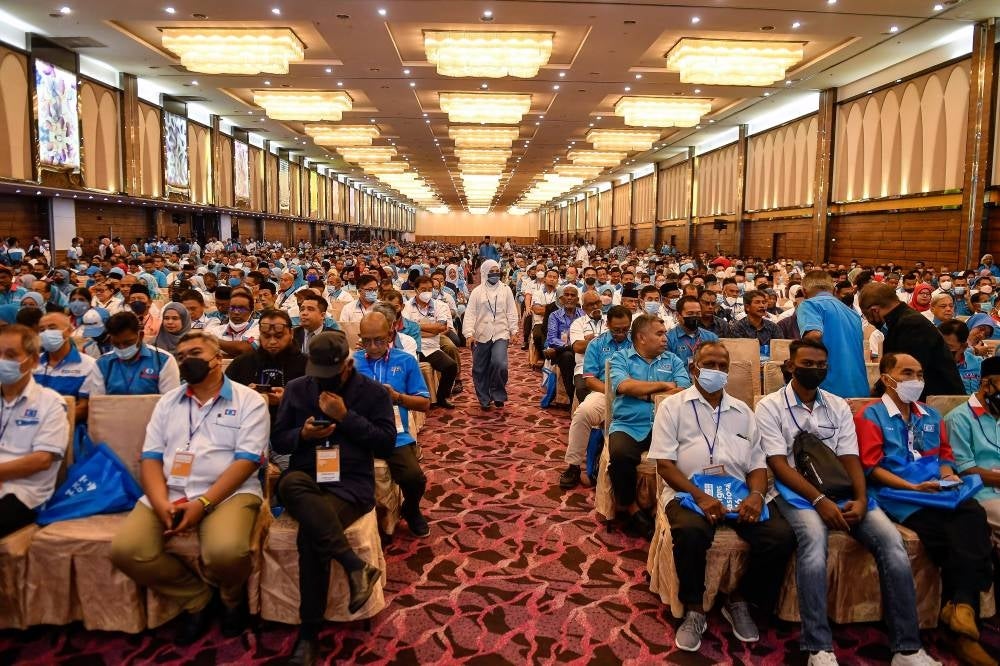 PKR delegates at party's 16th Congress meet held since yesterday in Shah Alam