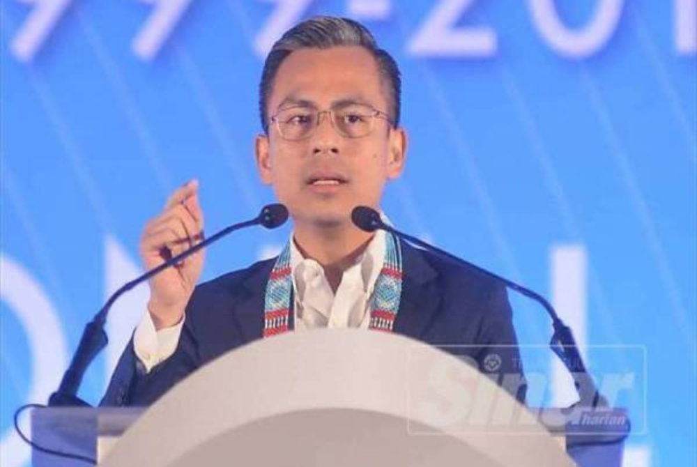PKR communications chief Fahmi Fadzil during his speech at PKR’s 16th National Congress.