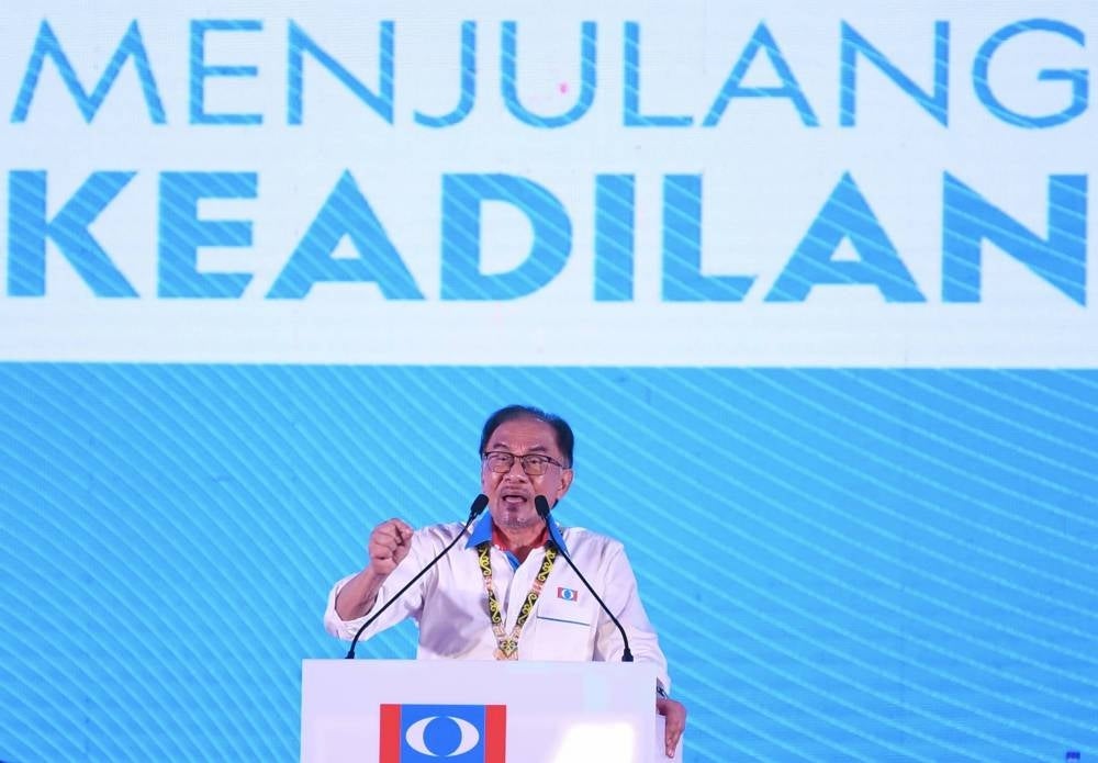 Anwar said he would also meet Prime Minister Datuk Seri Ismail Sabri Yaakob to discuss the matter next week. Photo: BERNAMA