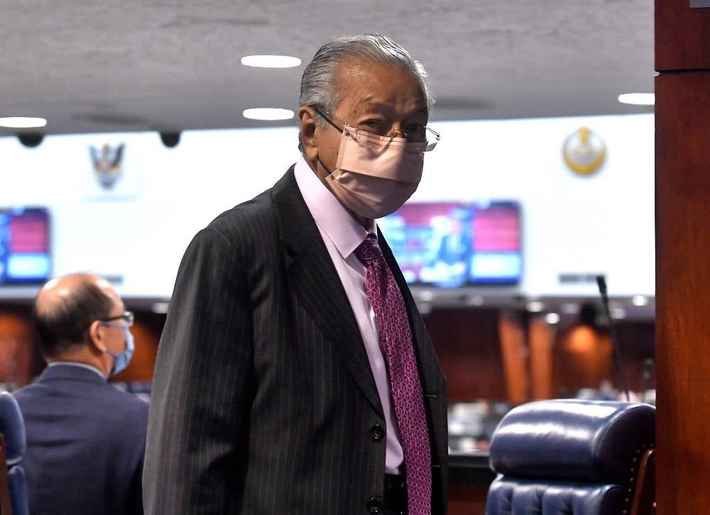 Pejuang chairman Tun Dr Mahathir Mohamad said parties' failure to come to a consensus on deciding to hold GE15 has caused them to be unable to immediately dissolve the government. - Photo: BERNAMA