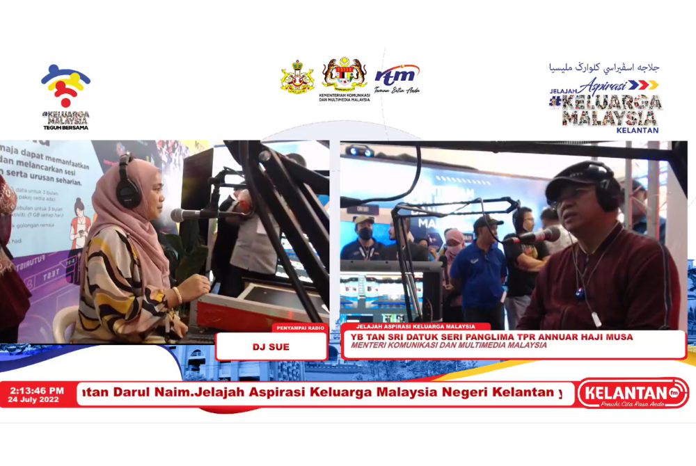 Tan Sri Annuar Musa during the interview with Kelantan FM on the last day of the Keluarga Malaysia Aspirations (AKM) Tour in Kelantan.