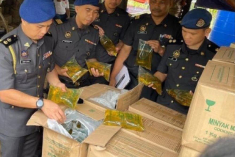 KPDNHEP officers confiscated 15,048 kg of cooking oil