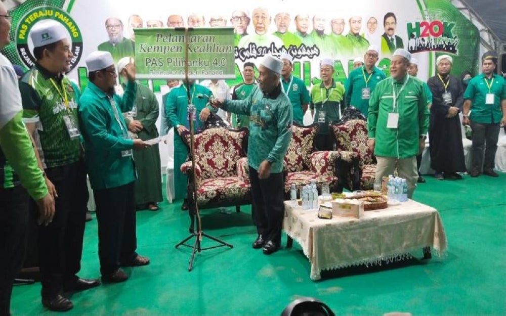 Also present were Pas Vice President Datuk Mohd Amar Nik Abdullah and Pahang Pas Commissioner Rosli Abdul Jabar. 