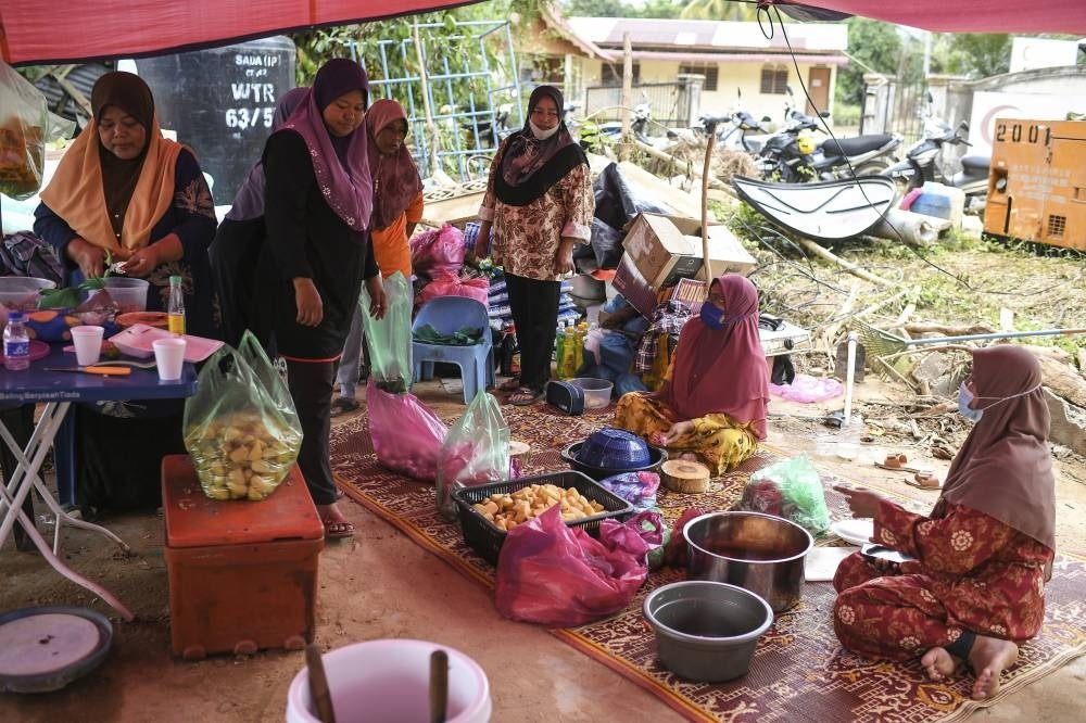 The number of victims is still being ascertained as the evacuation process is ongoing. - Bernama Photo