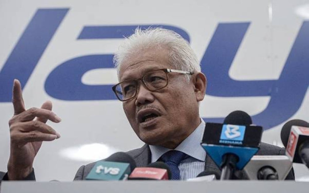Datuk Seri Hamzah Zainudin during a press conference at the MAB Academy, Kelana Jaya, today. - Photo: BERNAMA