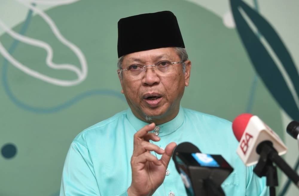 Annuar Musa said the three main aspects are communication infrastructure improvement, attracting digital investment and building manpower and human capital in the digital technology sector. - Bernama Photo