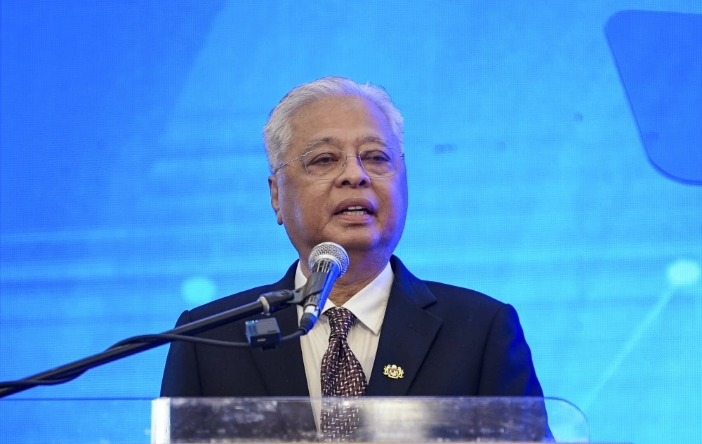 Prime Minister Datuk Seri Ismail Sabri Yaakob said womenfolk’s contributions must not only be respected but should also be given due recognition. 
