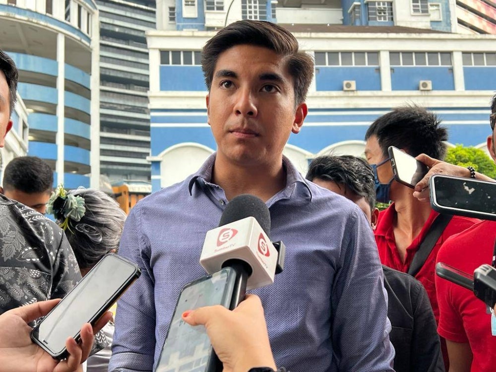 Muda president Syed Saddiq Syed Abdul Rahman outside of Dang Wangi police headquarters today over Turun protest held in Kuala Lumpur last Sunday.
