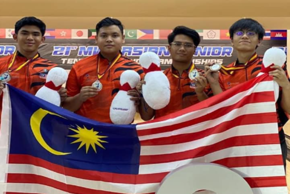 The Malaysian junior bowling squad, Shaqeem Izwan Teh, Airel Amri, Syabil-Azam & Izz Naqiuddin won silver in the Boys’ Team event at the 21st Asian Junior Bowling Championships - Photo from KBS official Facebook page