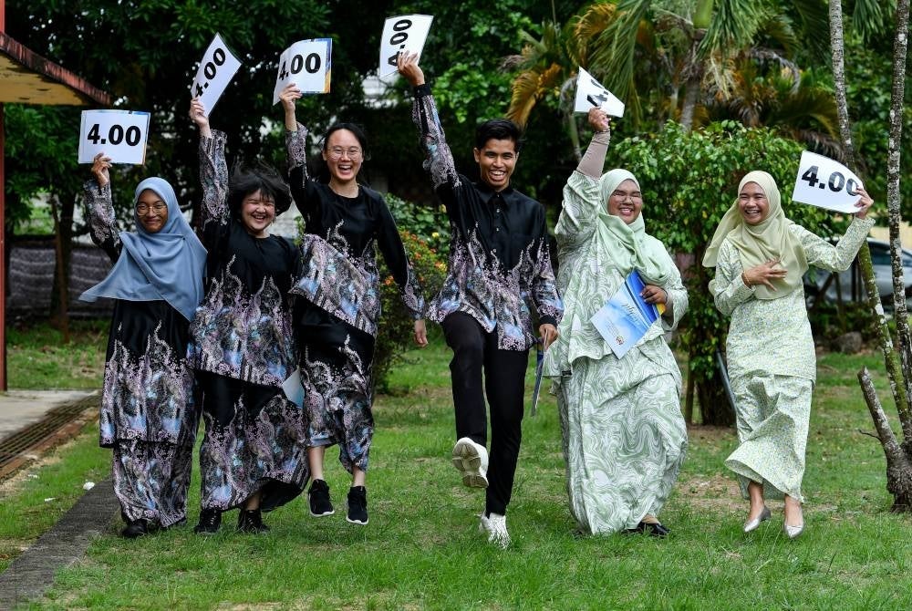 The national CGPA for the 2021 exam has increased by 0.01 points to 2.79, from 2.78 recorded in 2020. - Bernama Photo