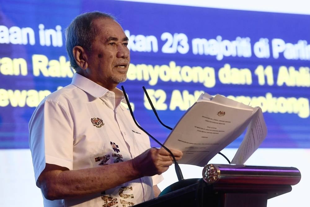 Datuk Seri Wan Junaidi Tuanku Jaafar at the Keluarga Malaysia Symposium at Putrajaya International Convention Centre (PICC), today - Photo: BERNAMA