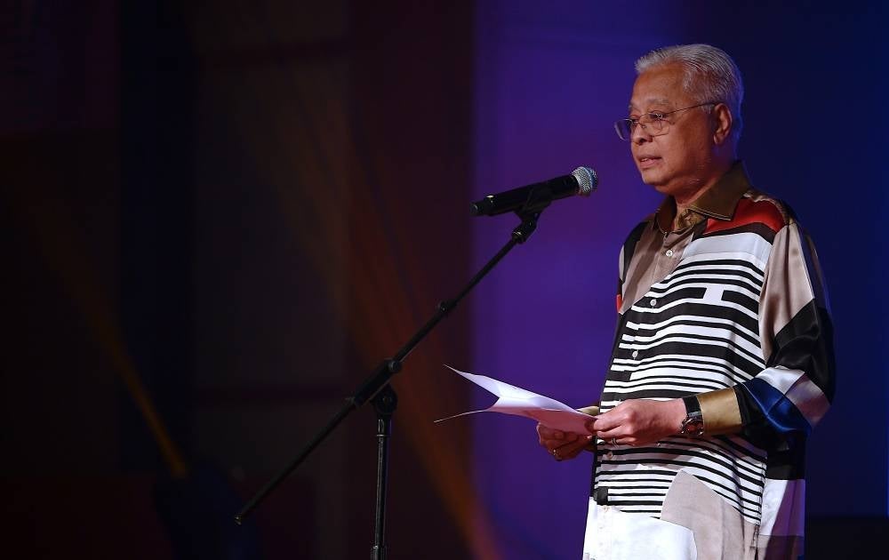 Ismail Sabri read out a poem titled Keluarga Malaysia at the main event of the Keluarga Malaysia Merdeka Poetry Tour 2022.