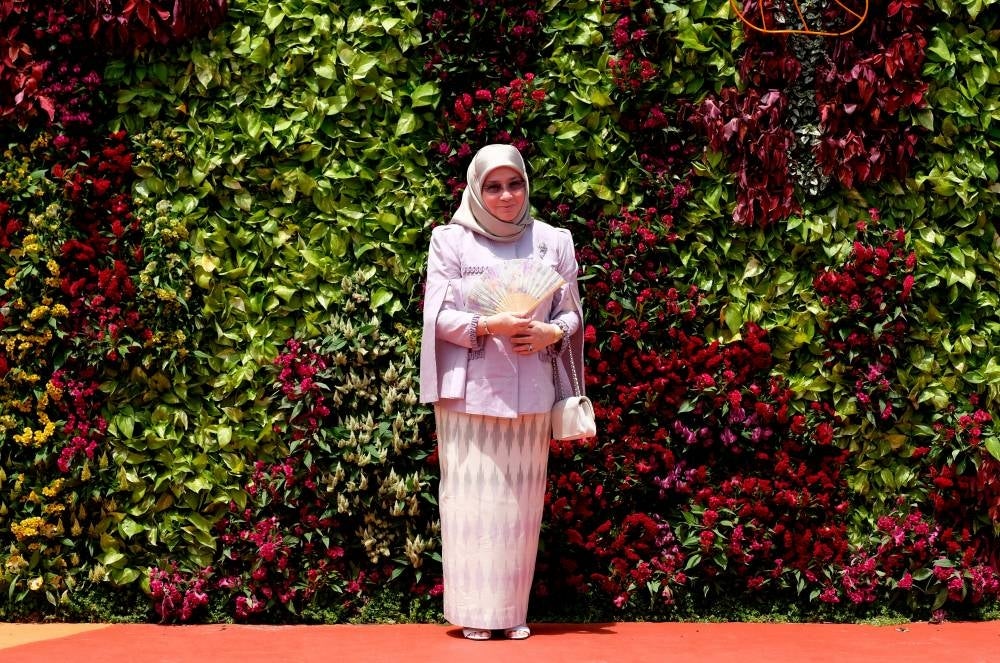 Tunku Azizah expressed her love for ornamental and vegetable plants. - Bernama Photo