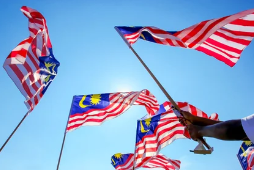 With our country celebrating its 65th year of independence this month, all of them wished a very Happy Merdeka Day and hoped for the nation to continue moving forward for the years to come.