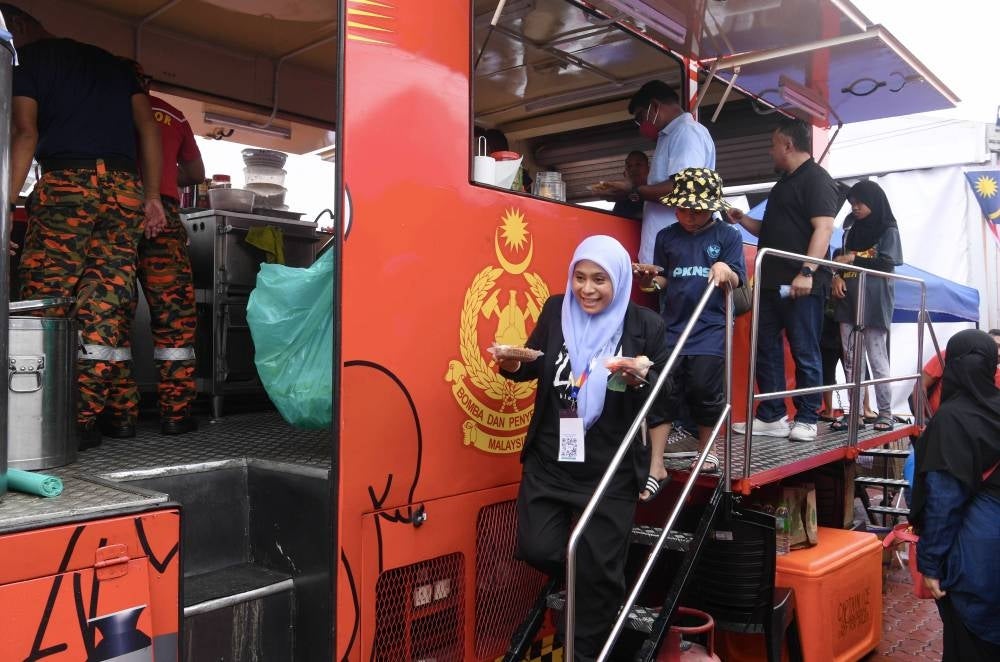 Fire Kitchen Abang Bomba' during Selangor AKM. Photo: BERNAMA FILE PIX