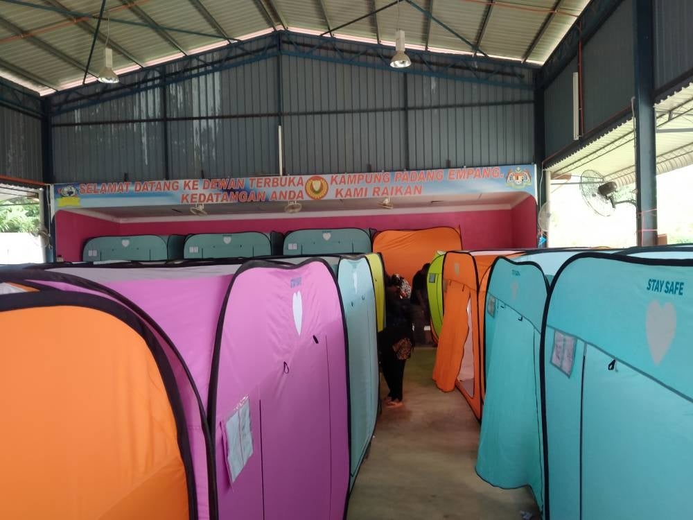 Relief centre (PPS) at Dewan Terbuka Kampung Padang Empang. - Photo courtesy of APM