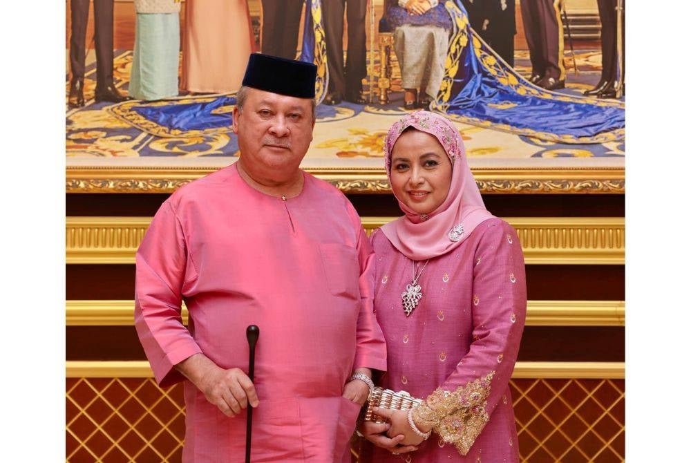 The royal couple conveyed their condolences to the Royal Family and the people of Great Britain. - Photo: Sultan Johor Facebook