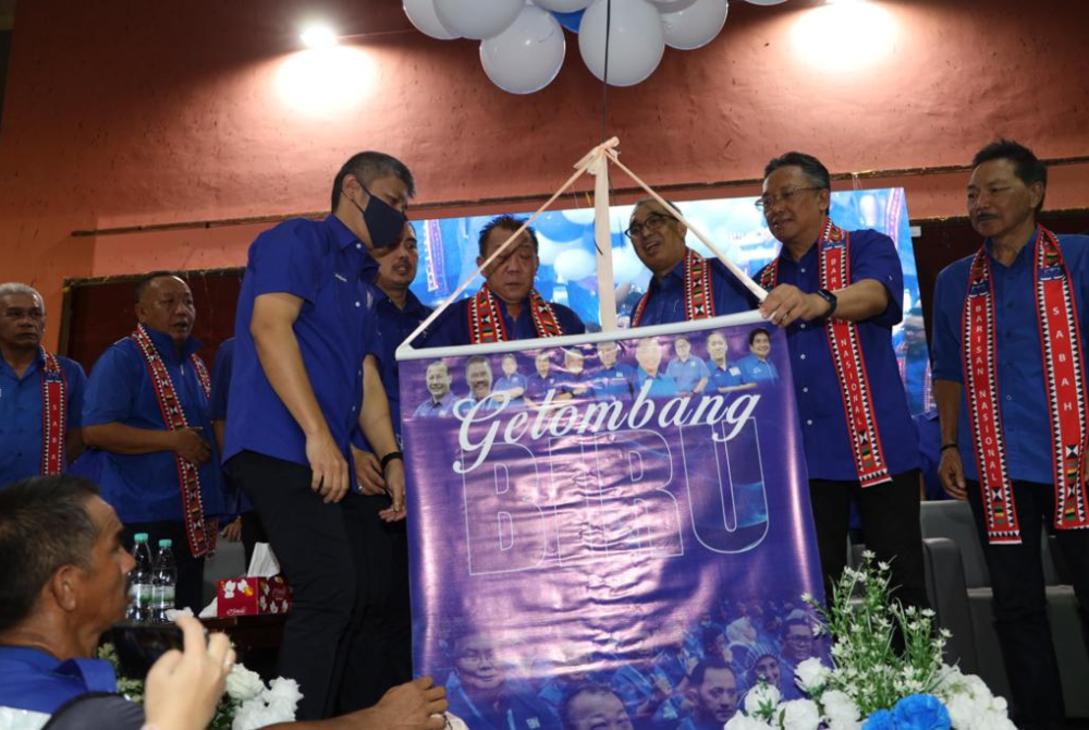 Bung Moktar at the Gelombang Biru programme and the launch of BN machinery in Belud and Tuaran in Sabah.