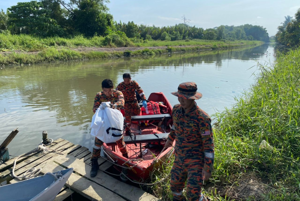 The search and rescue team with the victim's head