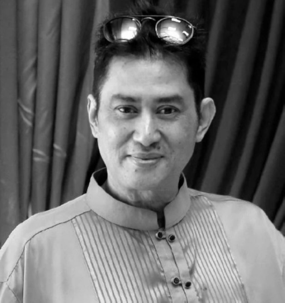 Singer and actor from the 1980s, Aman Shah died at the National Heart Institute (IJN) here due to heart complications, at 2.15 this afternoon. He was 68.