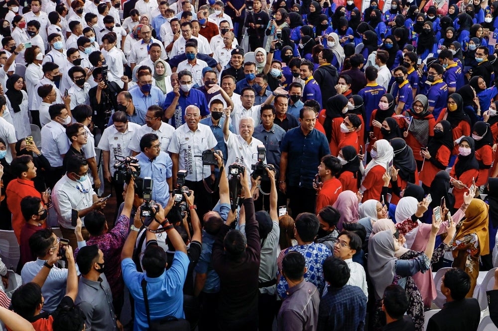 The government also has agreed to provide a laptop loan facility to PTPTN borrowers in the M40 group. - Bernama Photo