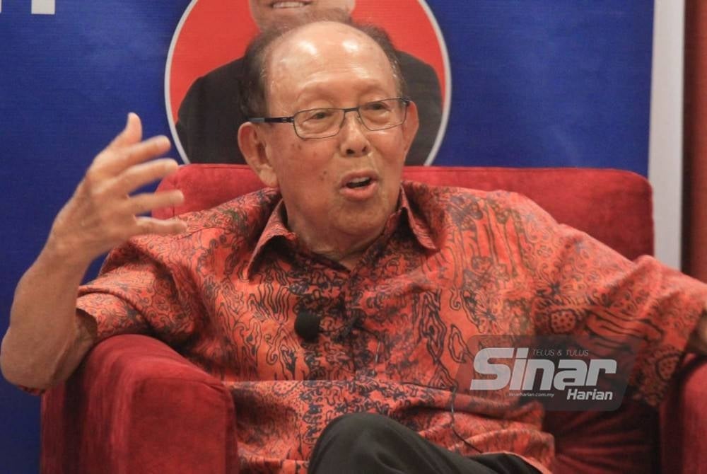 Tun Musa Hitam said the three Malay parties need to expand their ideology to attract the majority of the people.