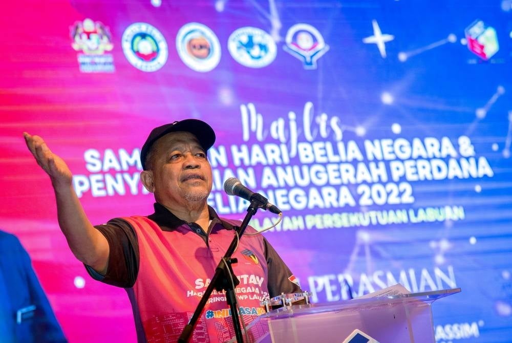 Arau Umno division chief Datuk Seri Shahidan Kassim spoke at the Labuan-level National Youth Day celebration at the Financial Park Complex in Labuan - Bernama photo