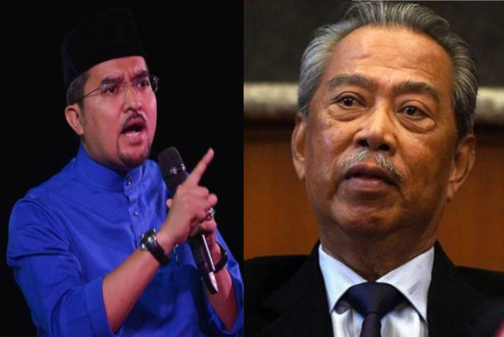 Asyraf Wajdi (left) Muhyiddin.