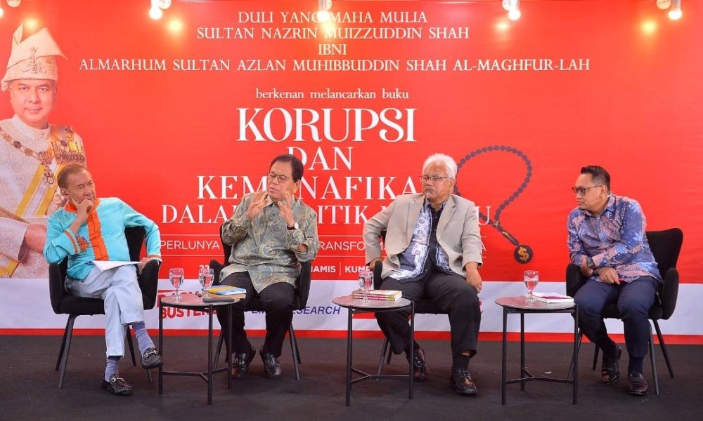Wacana Special speakers National Journalist, Tan Sri Johan Jaafar, Prof Tajudin Rasdi of UCSI University, IIUM's Dr Abu Hafiz Salleh Hudin and President of Perak Islamic Religious Council and Malay Customs, Tan Sri Mohd Annuar Zaini.