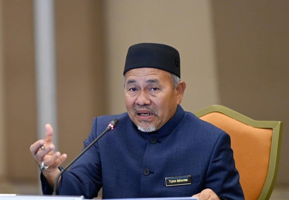 Tuan Ibrahim said no need to have early polls, especially during the monsoon season when the country was expected to grapple with floods. - Bernama Photo