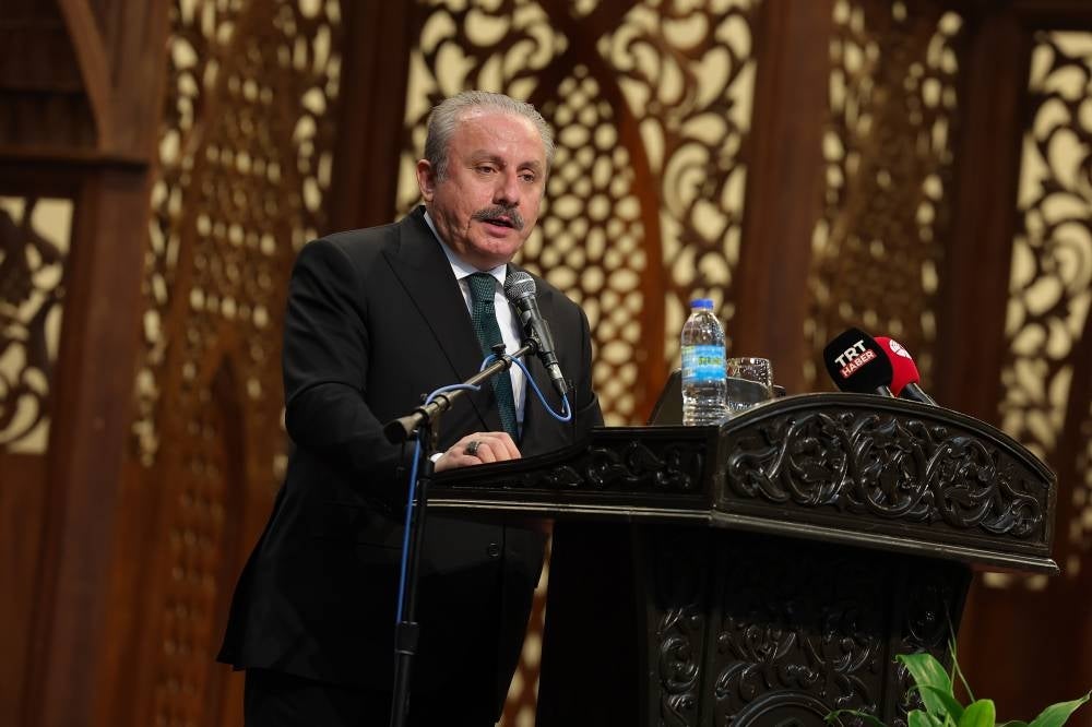Mustafa Sentop delivers a keynote address titled "Two Different Worlds, Two Different Perceptions of Law" at the International Islamic University of Malaysia (IIUM) in Gombak, today. - Bernama Photo