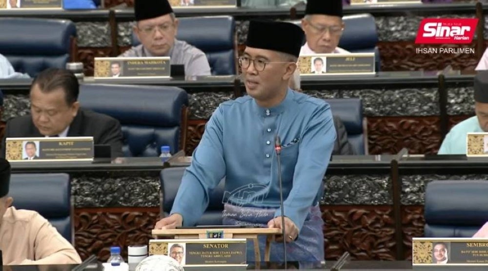 Tengku Zafrul announced today that RM372.3 billion will be set aside for Budget 2023 versus last year’s RM332.1 billion allocated in the previous budget. 