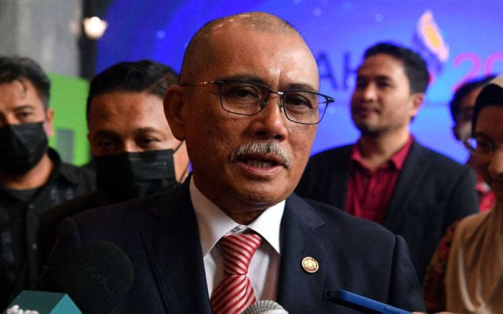 Ronald said restriction will be relaxed by allowing the export of 1.8 million chickens per month out of the set limit of 3.6 million chickens per month. - Bernama Photo