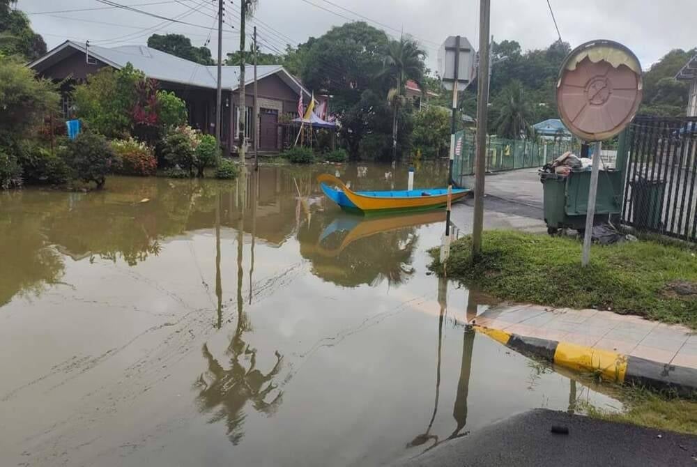 Floods at Kapit, Sarawak - Photo from Jeffery Ngui Twitter