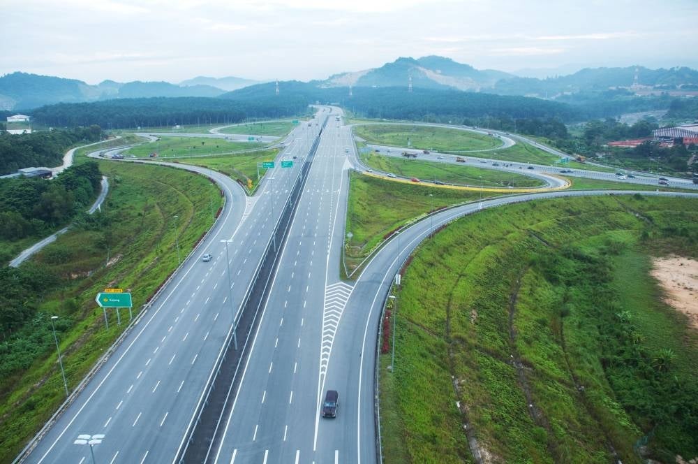 Road closure will start from Kajang Selatan Interchange to the Paroi Junction. - Photo: LEKAS Highway Facebook
