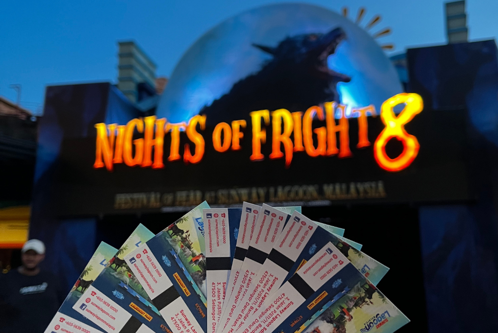 I entered Night of Fright 8 with my friends around 7:30 pm