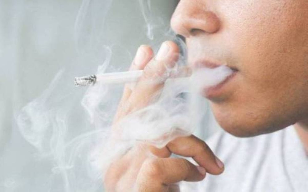 Several locations in Selangor saw individuals smoking and vaping openly ignoring the no smoking signages displayed at the premises.