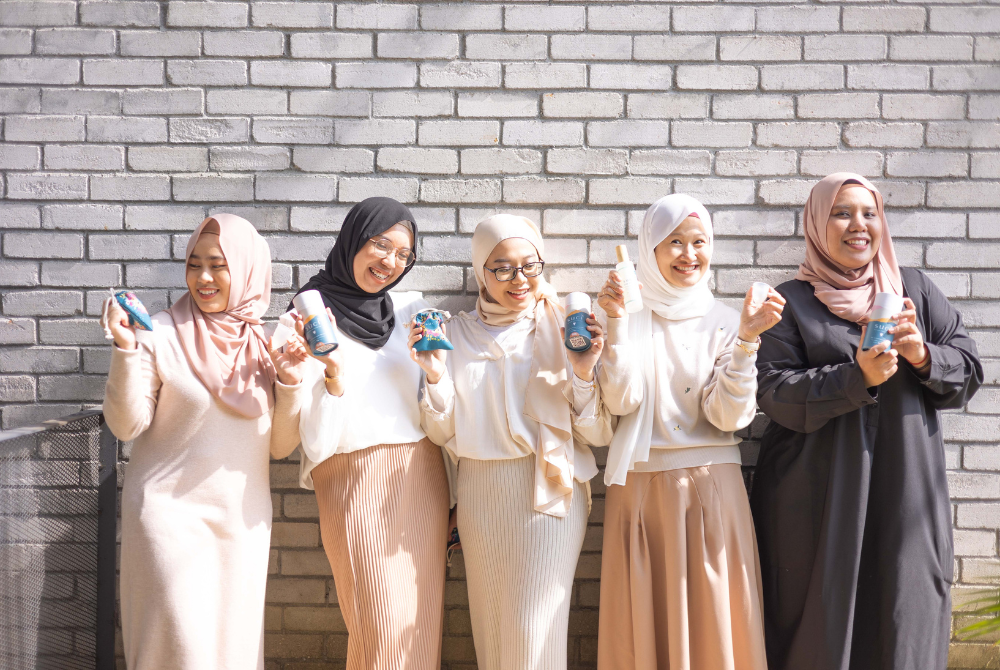 All women are welcome to use menstrual cups, regardless of married or single
photo by Suci Cup