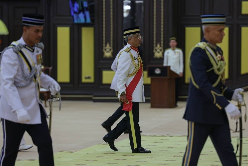 Yang di-Pertuan Agong Al-Sultan Abdullah Ri’ayatuddin Al-Mustafa Billah Shah (centre) - BERNAMA