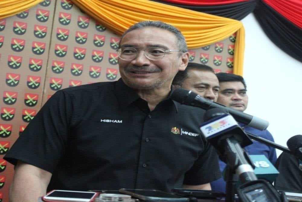 Datuk Seri Hishamuddin Hussein at the Lok Kawi Camp