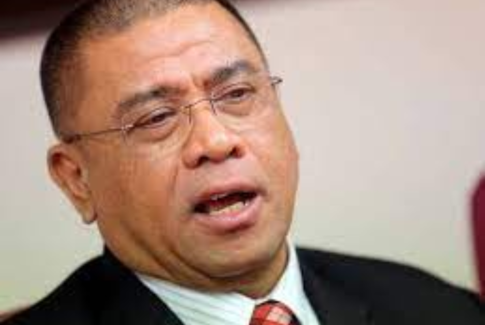  Datuk Seri Saarani Mohamad said Perak BN aims to win 40 seats in the State Assembly during the state poll to be held concurrently with the 15th General Election (GE15).