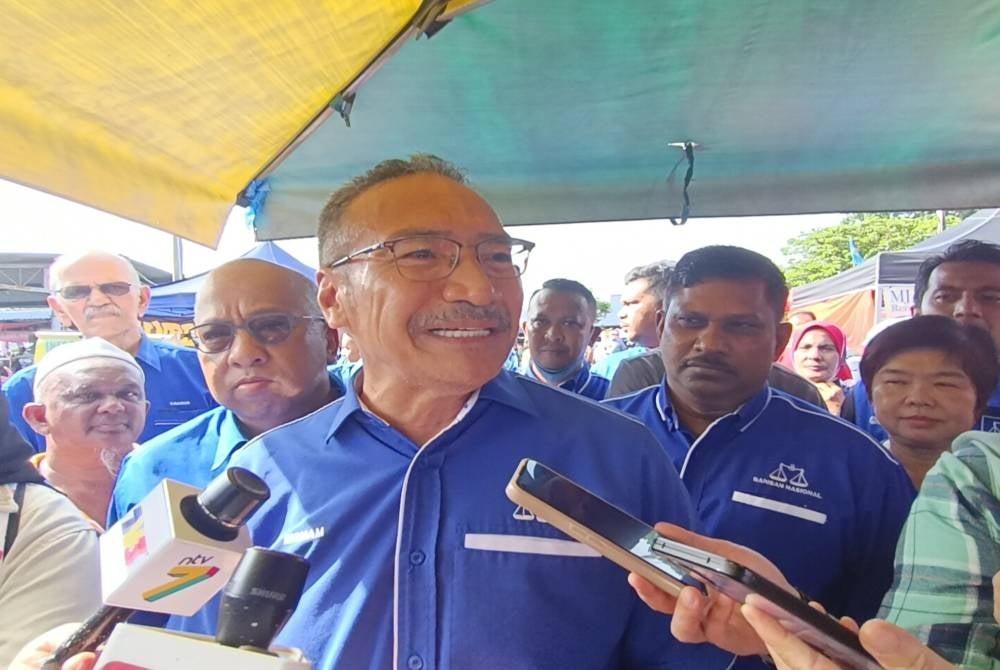 Hishammuddin during the press conference on Sunday.