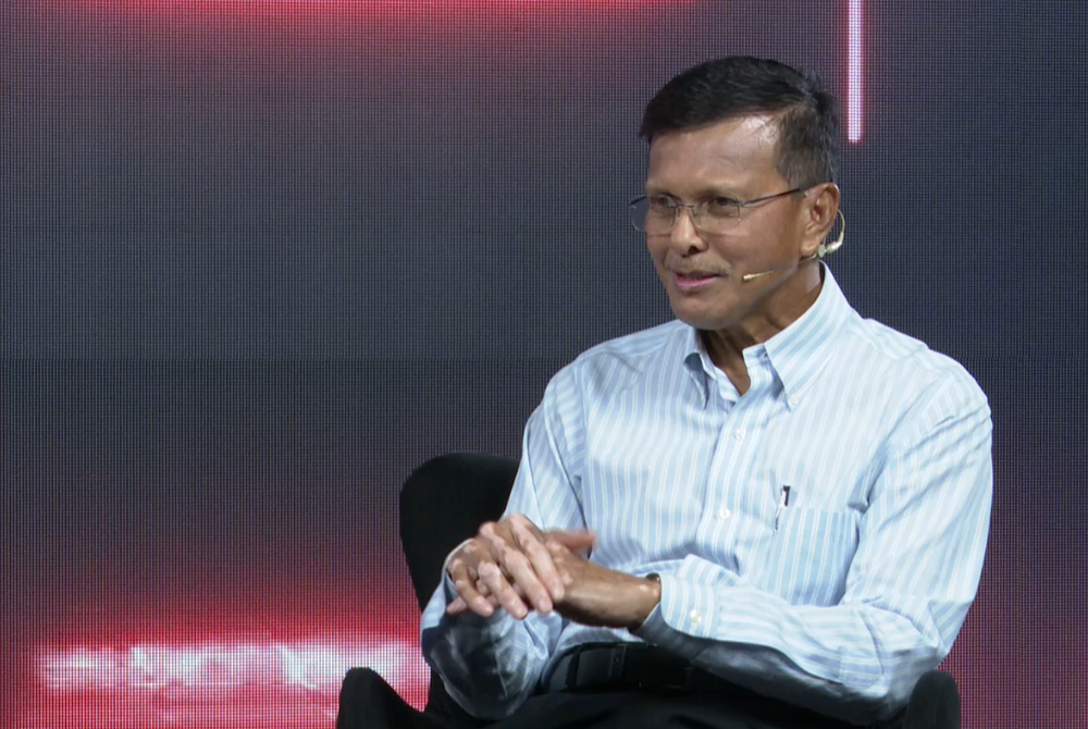 Former Umno Lembah Pantai division chief Datuk Seri Raja Nong Chik Raja Zainal Abidin as the panelist in Sinar Daily&amp;amp;amp;amp;amp;amp;#039;s Fireside Chat programme.